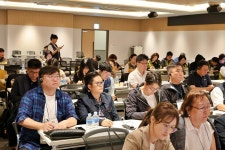 금융노조, 세계 노동자들과 전환, 무역질서 고민