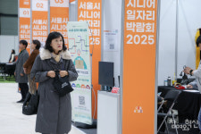 [커버스토리③] 삶, 정체성, 소득···일터 떠난 사람들의 인생 2막