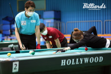 [BM포토] 닿을랑 말랑...당구 공 위로 브리지 자세 잡은 이우진