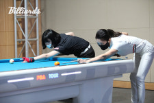 [BM포토] 첫 8강전에서 김가영과 뱅킹하는 김한길 [사진으로 보는 블루원리조트 챔피언십]