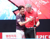 미스샷이 럭키샷으로...크라운해태, 김재근의 럭키샷으로 SK렌터카에 극적인 무승부 [PBA 당구 팀리그]