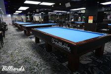 리플레이 모니터로 내가 친 샷 감상하는 로켓캐롬클럽