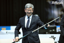 [BM포토] 당구 큐 잡은 NH농협카드 윤상운 사장