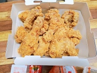 검은사멕시카나 쿠폰이 본체인데 치킨도 맛있다