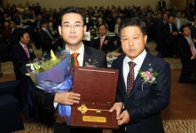 위기 극복 위해 하나로 뭉쳐 노력하자