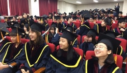 청주 진흥초 졸업생 전원에 장학금 전달