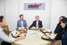 윤여표 충북대 총장 총학생회와 소통