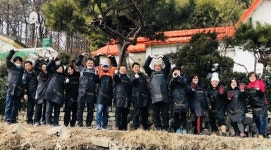 충북수출클럽 회원 현도면 5가구에 연탄 배달
