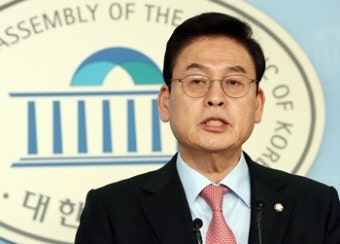 정우택 한국당 대표 경선 포기