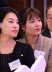 문 대통령과 금의환향 당구 캄보디아댁 화제