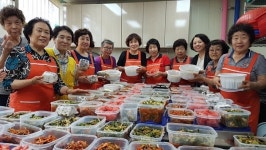 사직2동 자원봉사대 독거노인에 삼계탕 전달