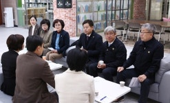 서구의회 행정자치위 월평도서관 점검