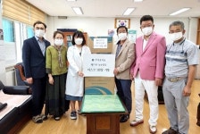 음성 무극중 27회 동창회 마스크 기증