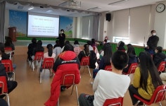 충주 오석초, 채인선 작가와의 만남 행사