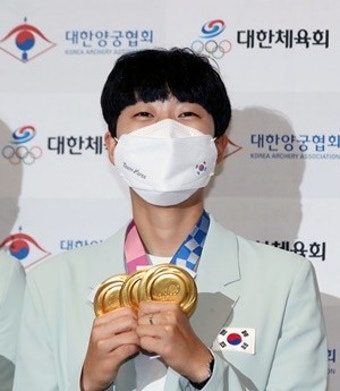 한국 양궁 최초 3관왕 안산 
