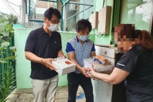 청주 복대1동 사회보장협 과일꾸러미 전달