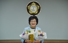논산시의회 민병춘 행정자치위원장 감사패 받아