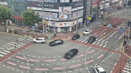 교차로 바짝 붙은 횡단보도 사고 높인다