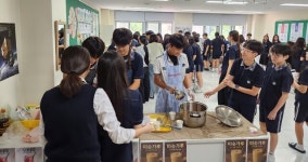 서전중, 친환경 농업부스 운영