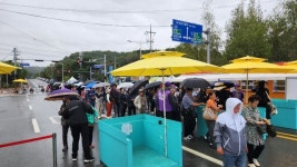 궂은 날씨 속에도 제천국제한방천연물산업엑스포 발길 잇따라