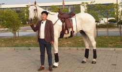 말과의 교감은 상처 치유...올해는 국운이 융성하길