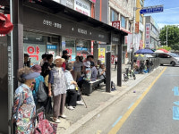 `뙤약볕 무방비 육거리시장 버스정류장