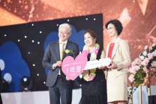 아모레퍼시픽, 아모레 카운셀러와 함께 1억원 기부