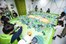 SK텔레콤, 용인어린이상상의숲에 티움 드림랩 미래직업연구소 무상 제공...AR·VR 기술로 진로 탐색