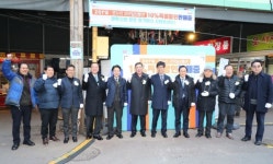 [포토뉴스] 유동균 마포구청장, 아현시장 온누리 모바일상품권 활성화시장 선정 현판식 참석