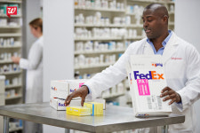 [TECH meets DESIGN] 원격진료와 조제약 배달 시대, 코 앞으로