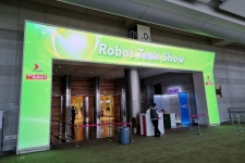 [로보테크쇼 현장➀] 일상봇 혁신 총집합...애교쟁이 애완봇부터 라떼아트 바리스타봇까지