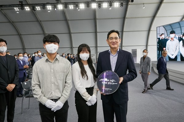한국 기업 지도자들, 현장경영 강조…글로벌 시장 확장과 성장에 주력