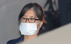 최순실 태블릿PC 검증 진행…최씨, 국정농단은 JTBC 기획 주장