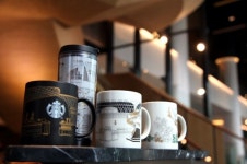 스타벅스, 더종로점 담은 전용 MD 출시