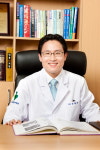 성남한의원 목통증 유발하는 일자목, 거북목 성공적 치료의 관건은?