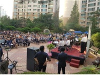 아파트 이웃들과 클래식 들으며 가을밤 정취 느껴요