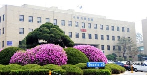 아파트 관리규약상 입대의 정원 과반수 경비용역 재계약 찬성, 의결정족수 충족...무효 아니다