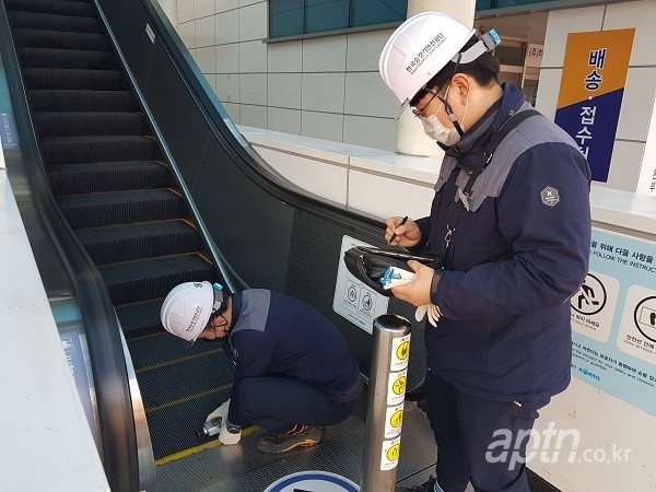 오세훈 시장, 서울역 안전 취약지역 점검 및 CCTV 강화 조치 확인
