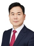 입주민 불편 주는 아파트 앞 집회, 시위 금지해야
