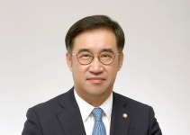국회 국토교통위원장에 맹성규 의원 선출