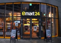 24시간 영업 자율 등 점주 친화적 정책이 주효...‘이마트24’ 편의점 업계 판도 흔들어 