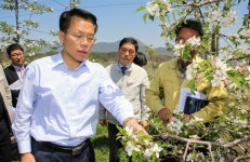 경남도 한경호 권한대행, 농업기술원 사과이용연구소 방문 