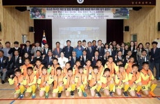 안상수 창원시장, 합성초 국제 유소년 축구대회 참가 ..격려 방문