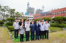 친환경 재생에너지 대세..경남도 한경호 도지사 권한대행 삼천포발전본부 방문