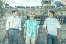 위로의 손길!..연극 넓은 하늘의 무지개를 보면 내 마음은 춤춘다