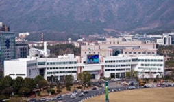 사용승인 없이 건축물 사용했다..봉암동 유원지 내 예식장 사전입주 적발