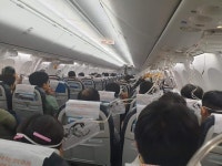 제주항공, 승객들 몇 시간이나 공포에 떨어..회항-연착사고에 소홀한 대처
