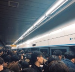 지하철 4호선, 출근길 남태령역서 고장..16분 후 재개 불구 출근길 불편 초래