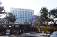 자가격리인데 수 차례 스타벅스·고깃집 방문..서초구청, 잠원동 코로나 확진자 고발한다
