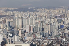 패닉바잉 나선 30대..지난해 서울 아파트 3채 중 1채 매수